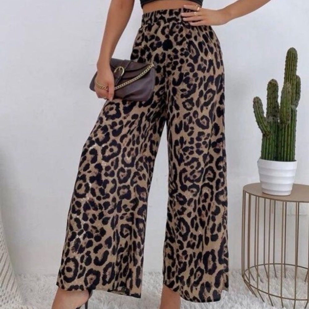 Leopard flowy pants